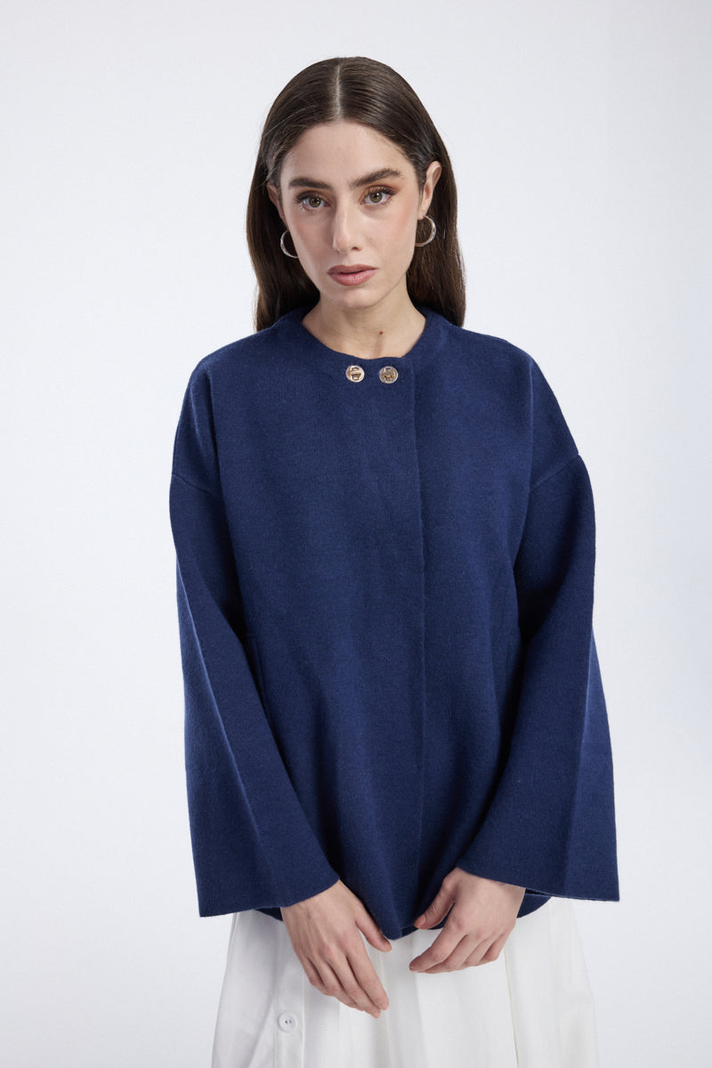 تحميل الفيديو: جاكيت كاب بتفاصيل أزرار أمامية