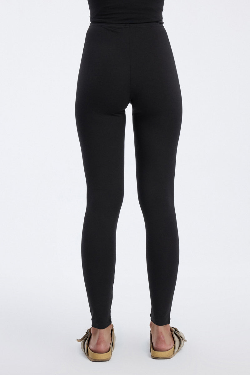 Women fitted innerwear leggings