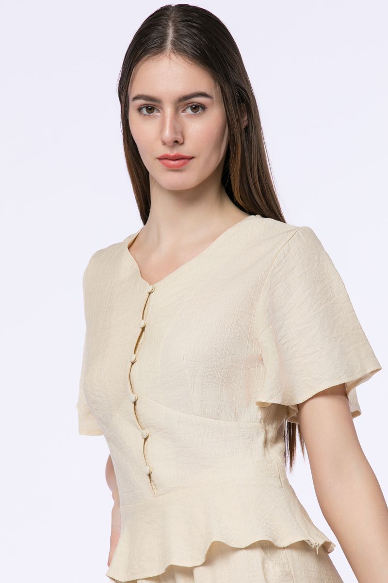 بلوزة مكشكشة