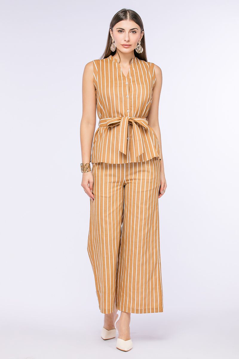 قميص مخطط بدون أكمام