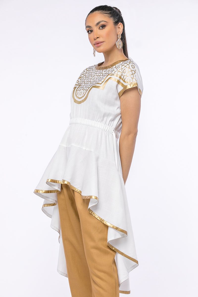 بلوزة غير متماثلة الطول