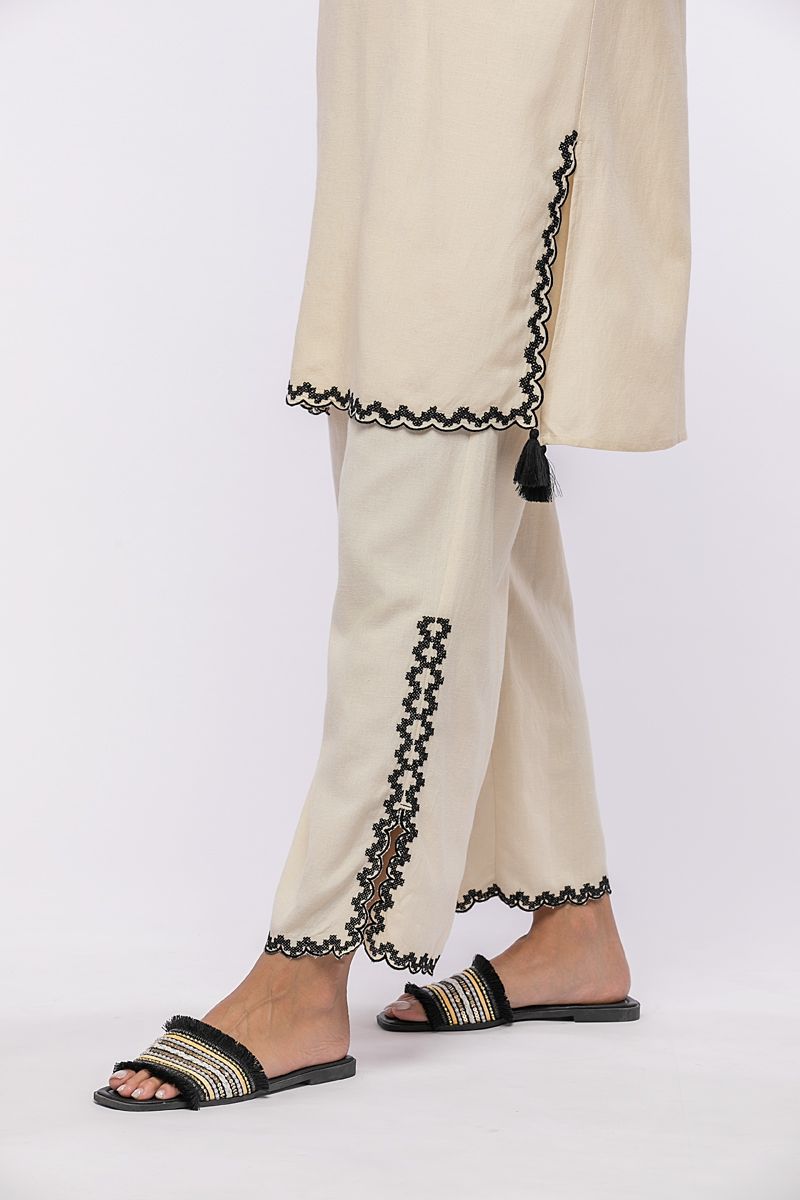 pants with embroidery