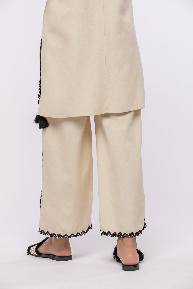 pants with embroidery