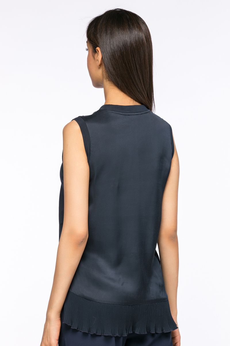 بلوزة بدون أكمام وخامتين