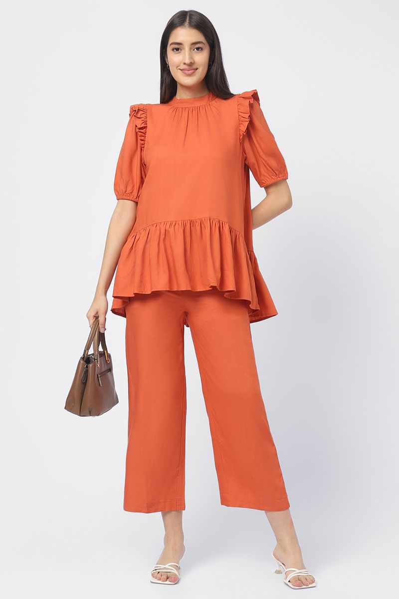 بلوزة مكشكشة