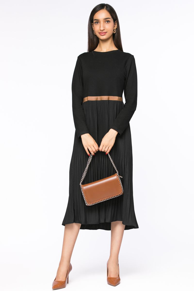 contrast pleated dress