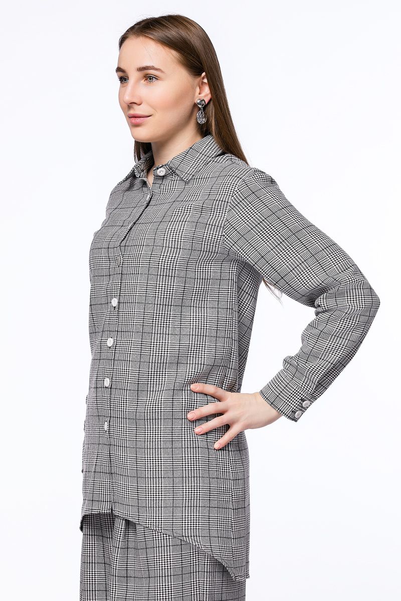 قميص بطبعة مربعات