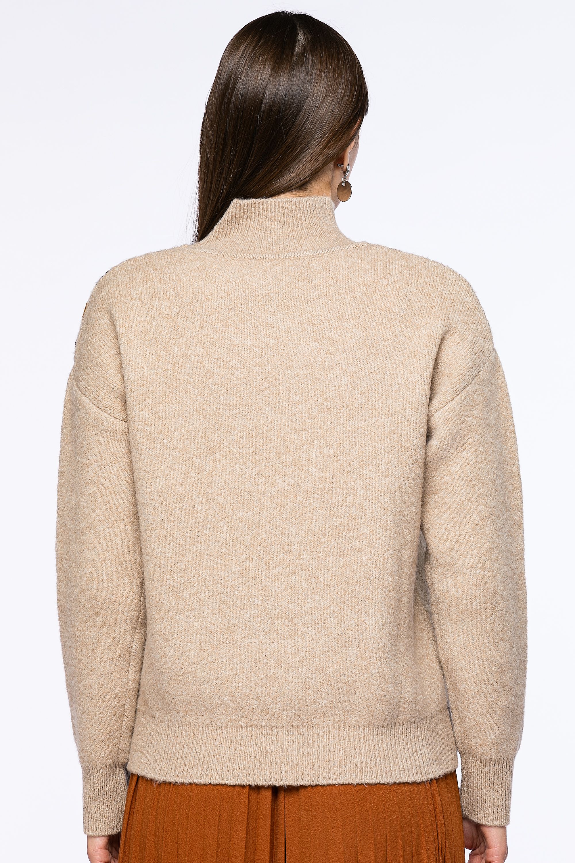 knitted sweater with colored lining