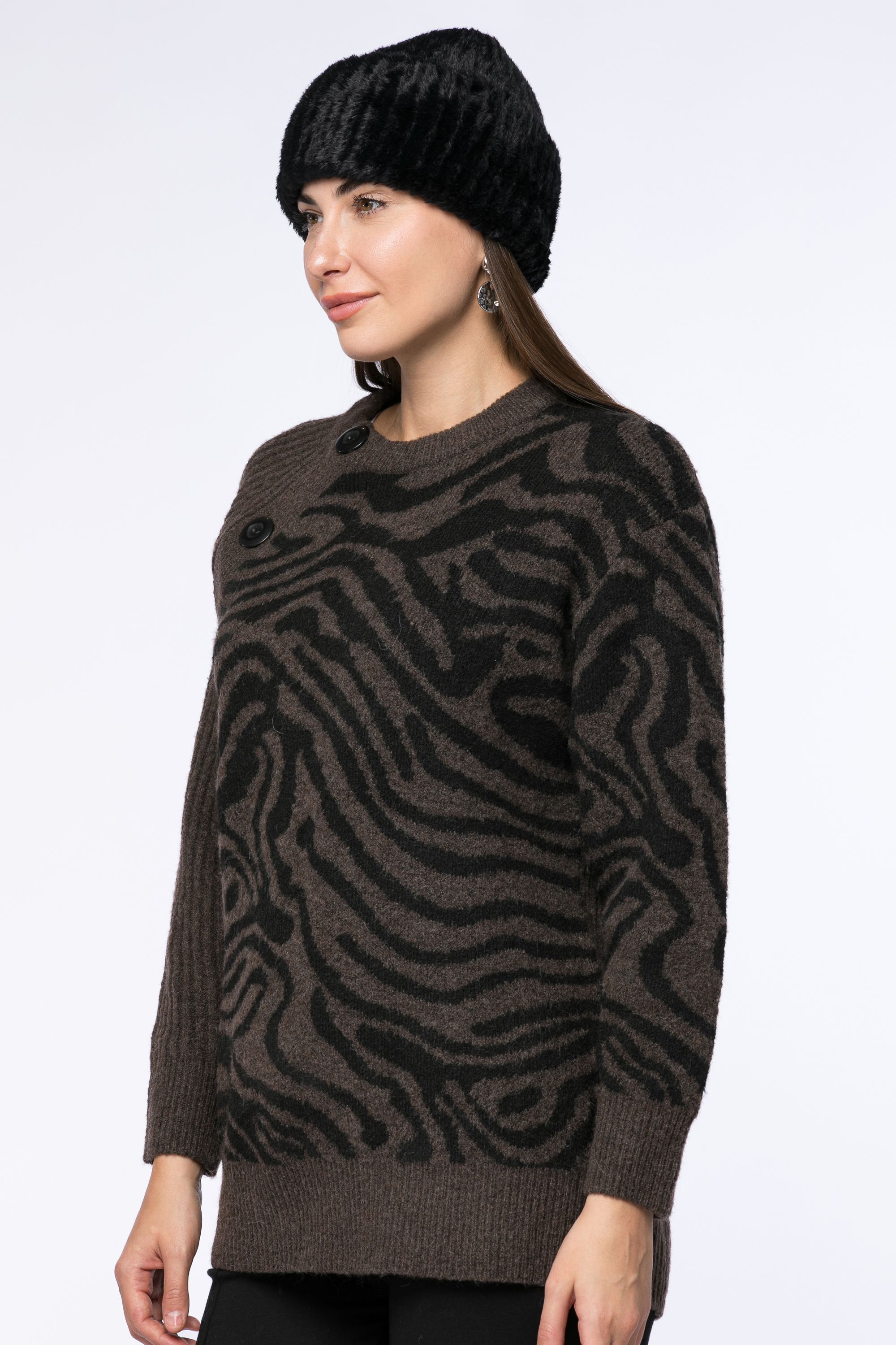 printed knitted sweater with buttons