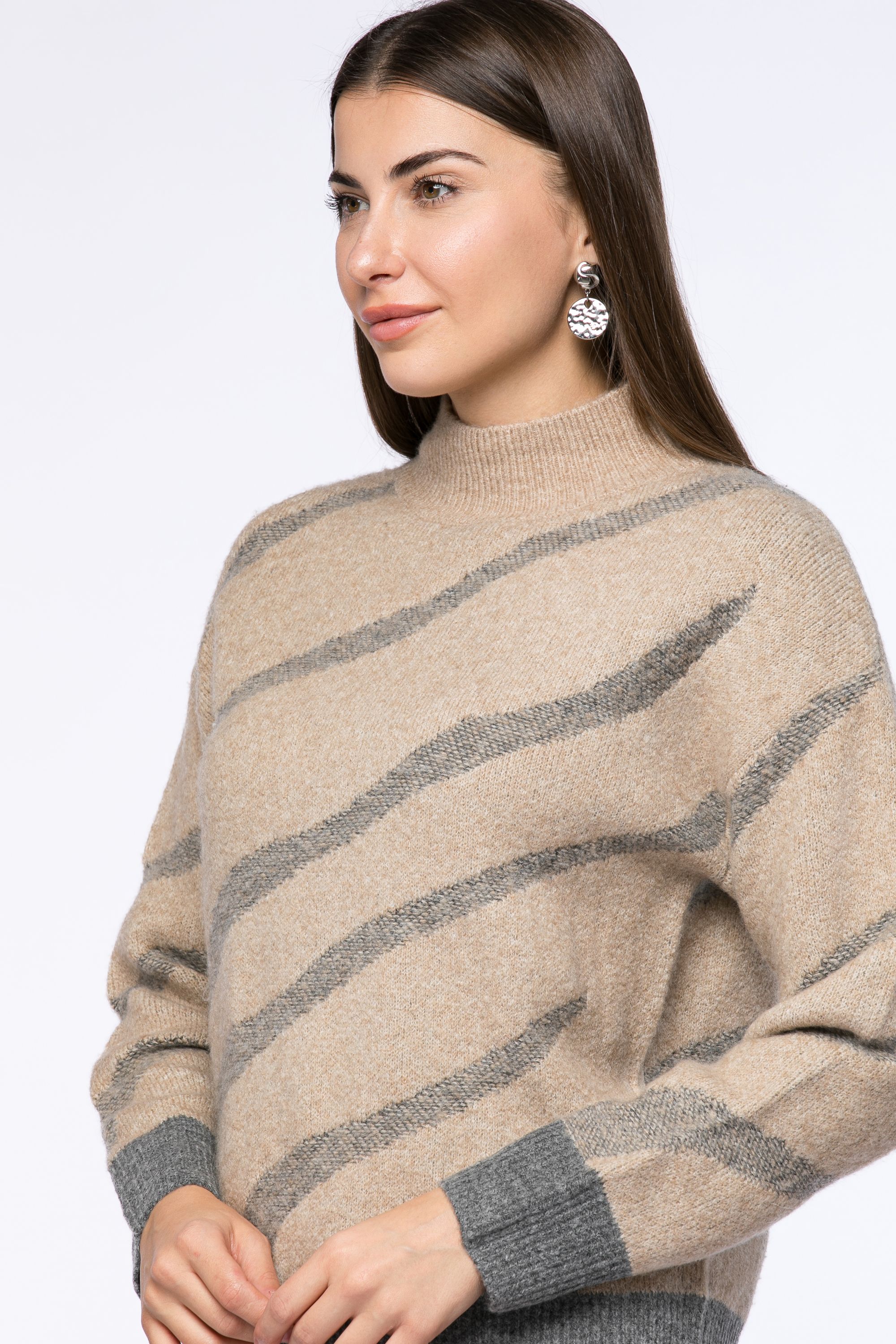 knitted sweater with linings