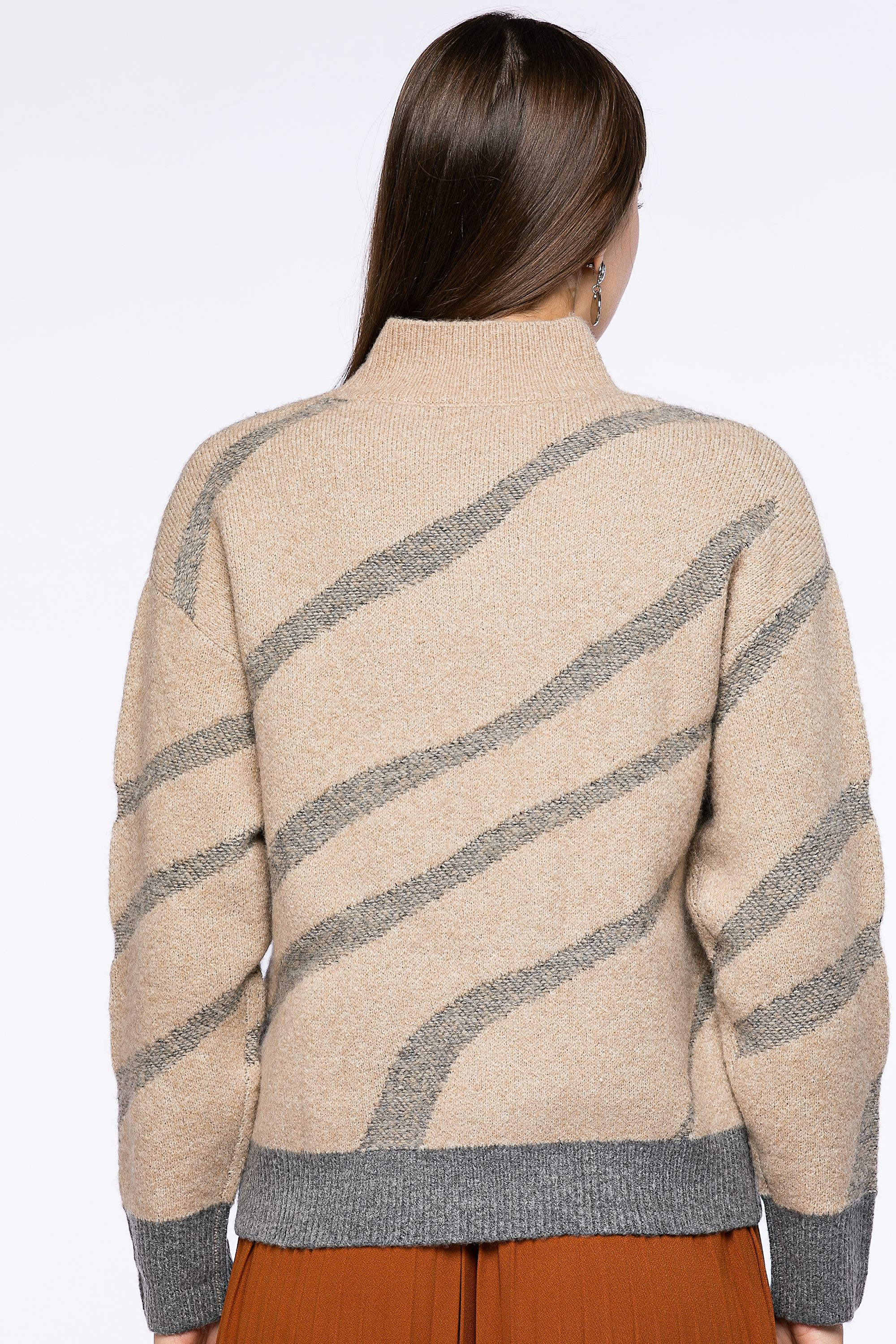 knitted sweater with linings