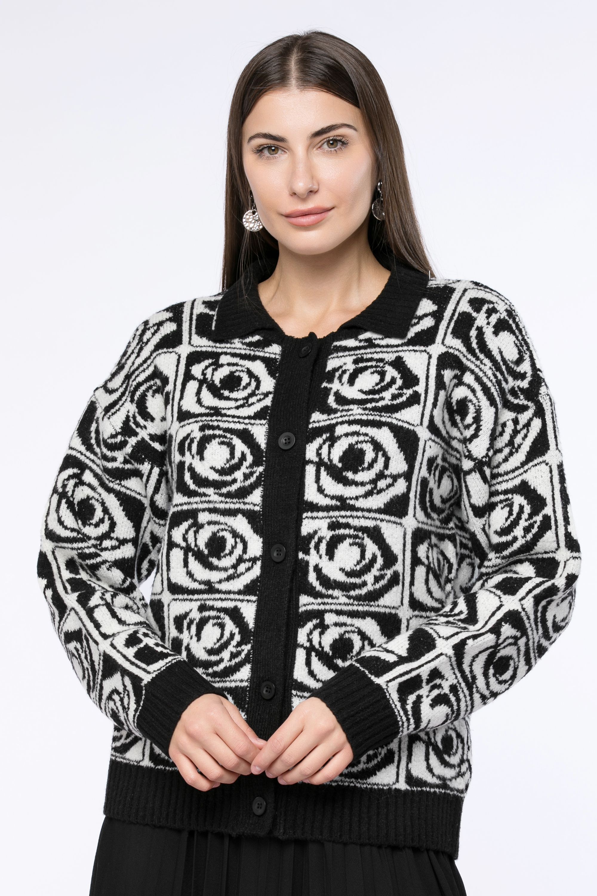 contrast colored knitted cardigan