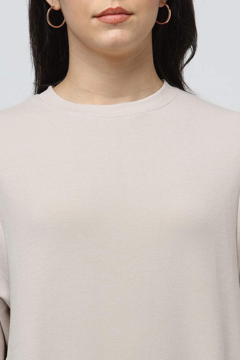 بلوزة بأكمام ثلاثة أرباع