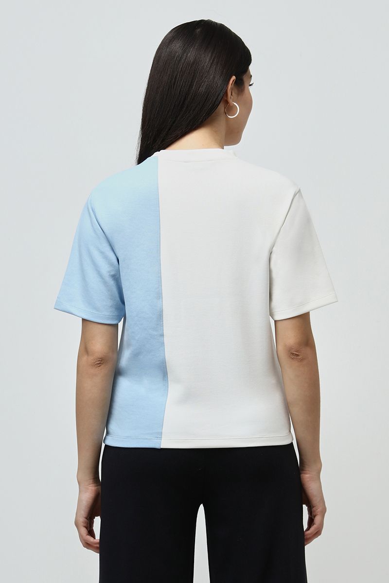 contrast colored t-shirt