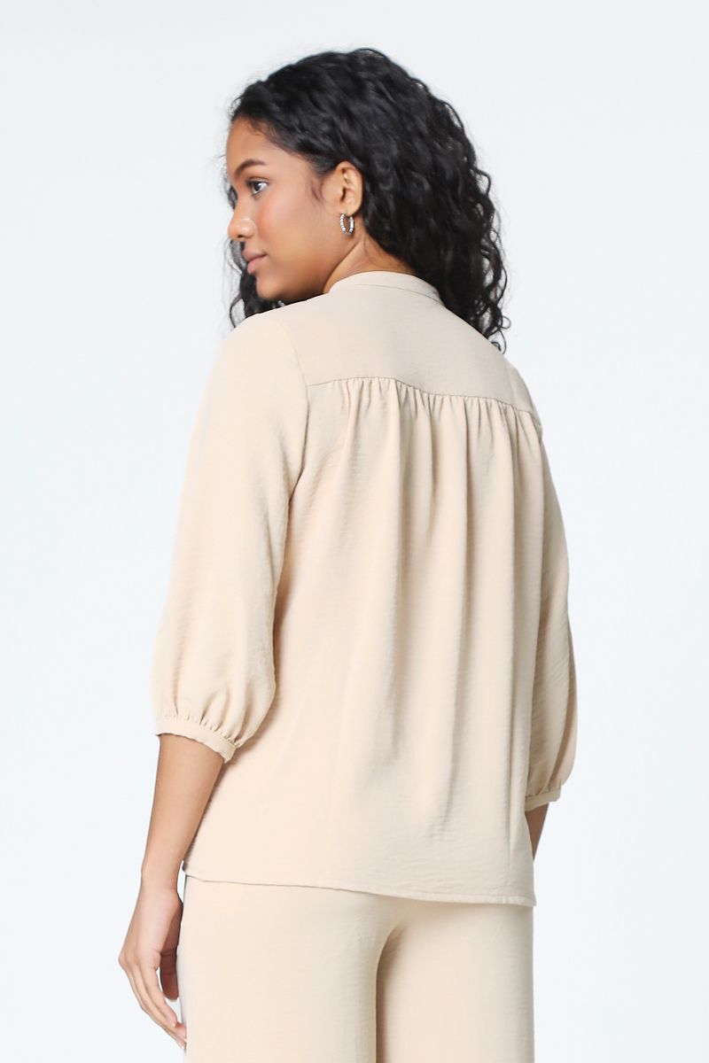 shirt with three quarter sleeves