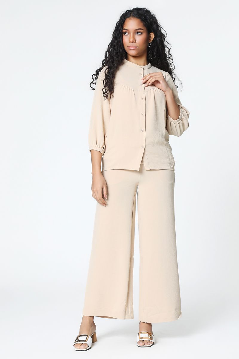 shirt with three quarter sleeves