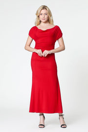 فستان ماكسي بأكتاف مكشوفة