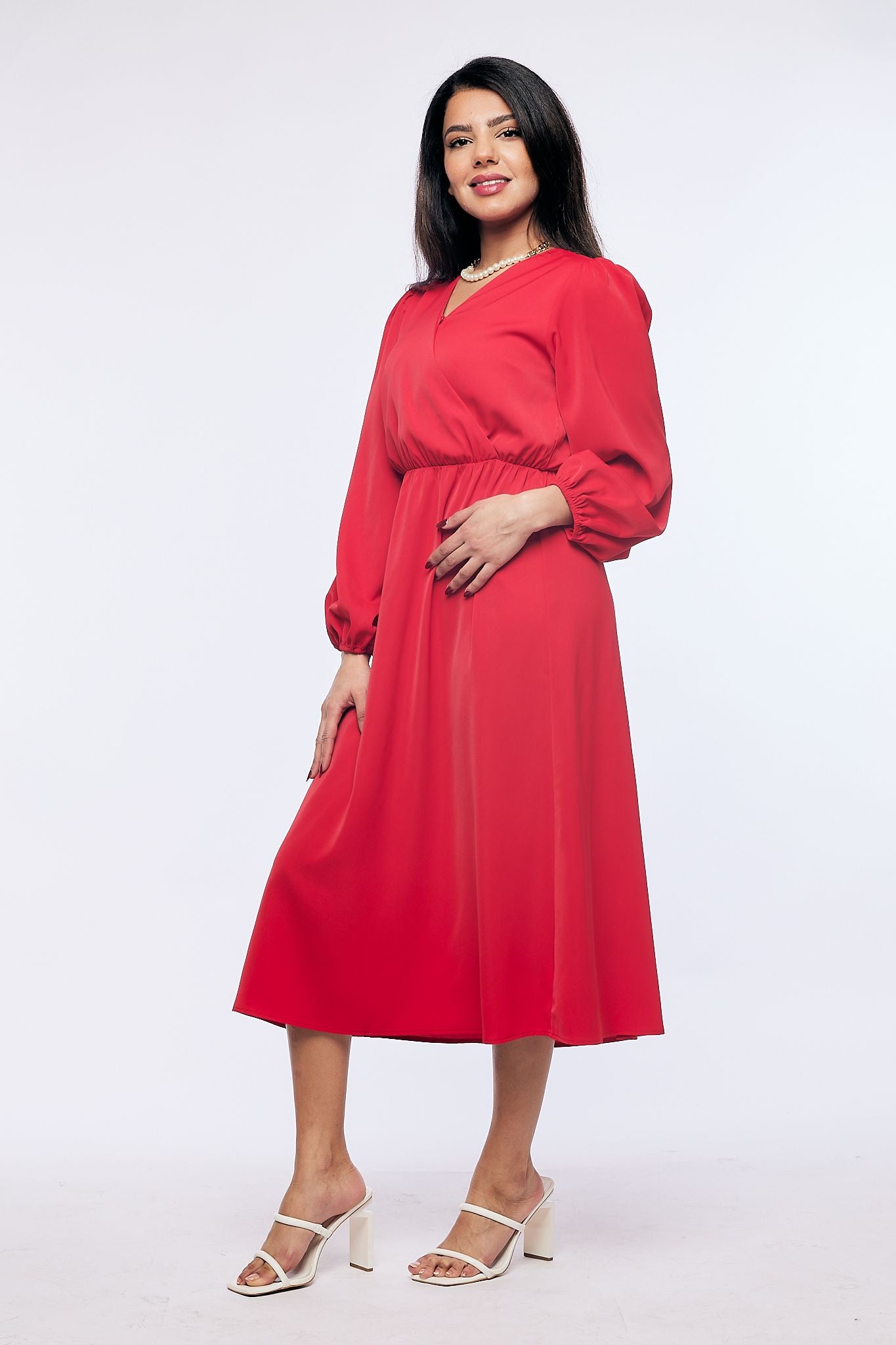 dress with puffed sleeves