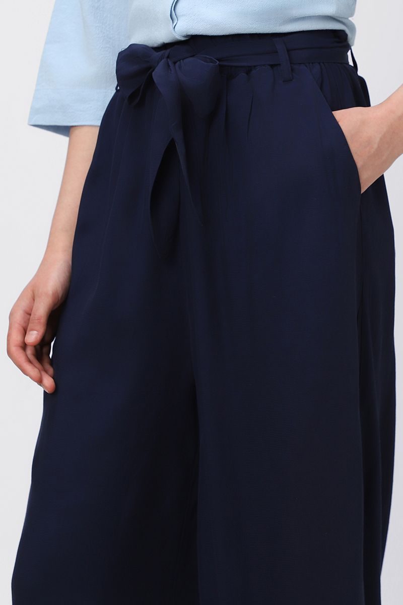 solid colored women pants