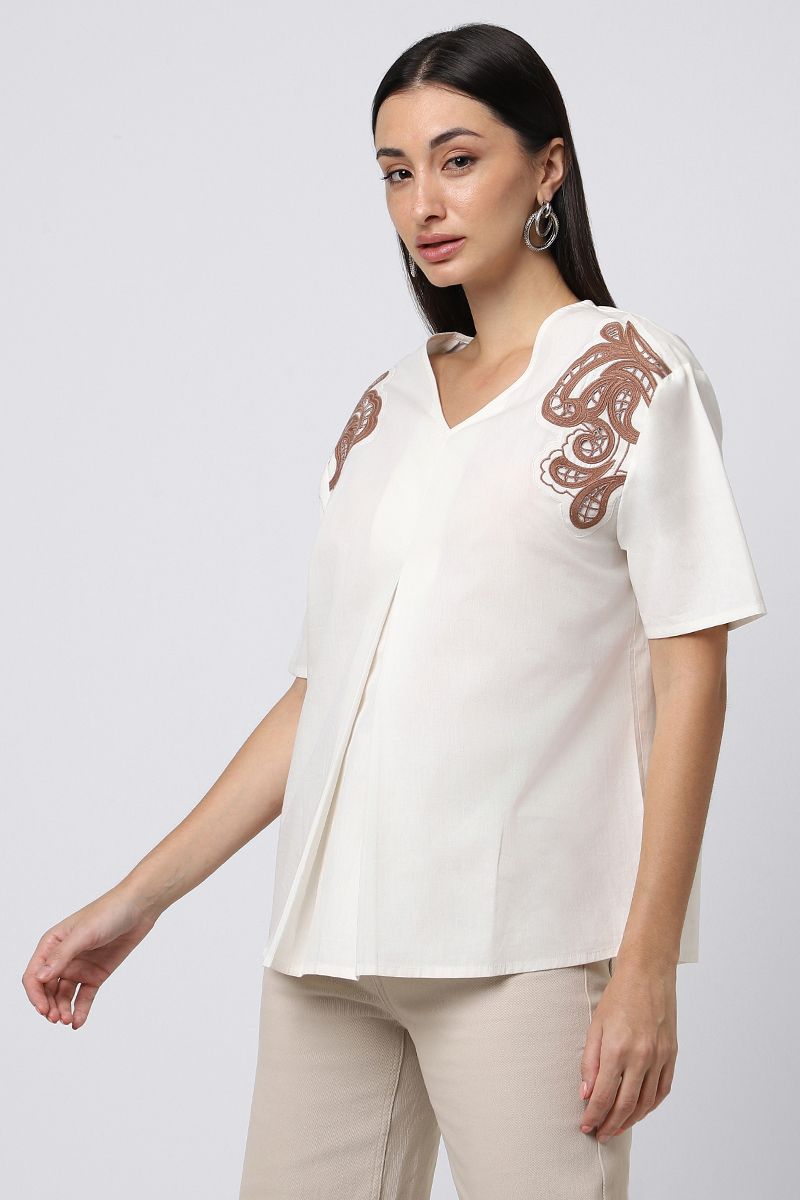 Blouse with embroidery