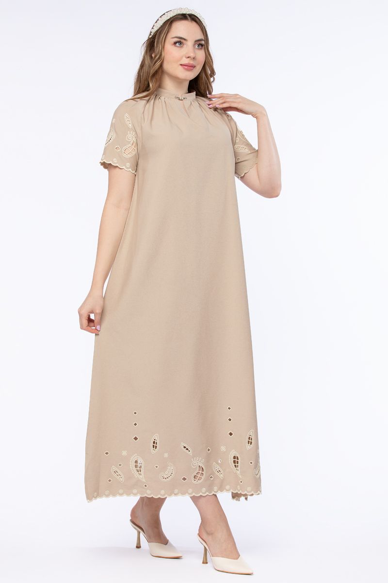 women dress with perforated slots