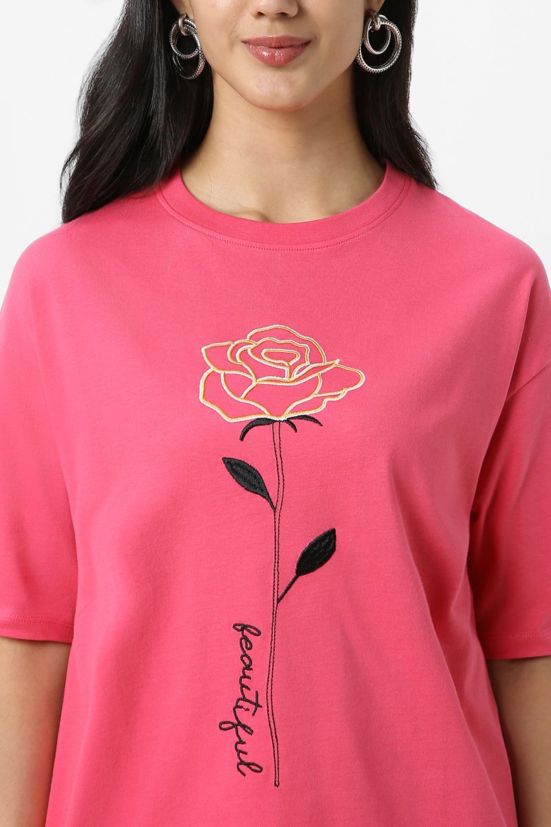 تيشيرت نسائي بتطريز