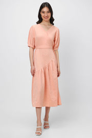 فستان نسائي بخامة منقوشة