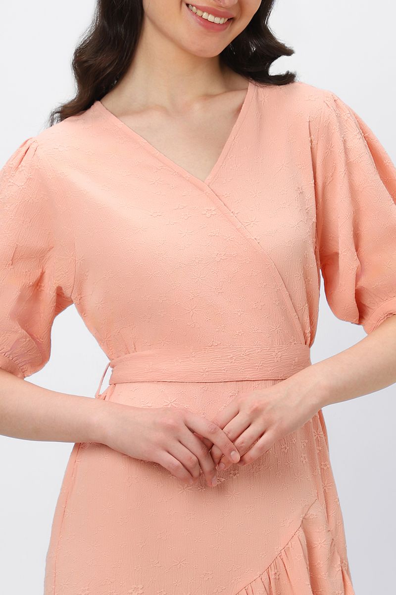 فستان نسائي بخامة منقوشة