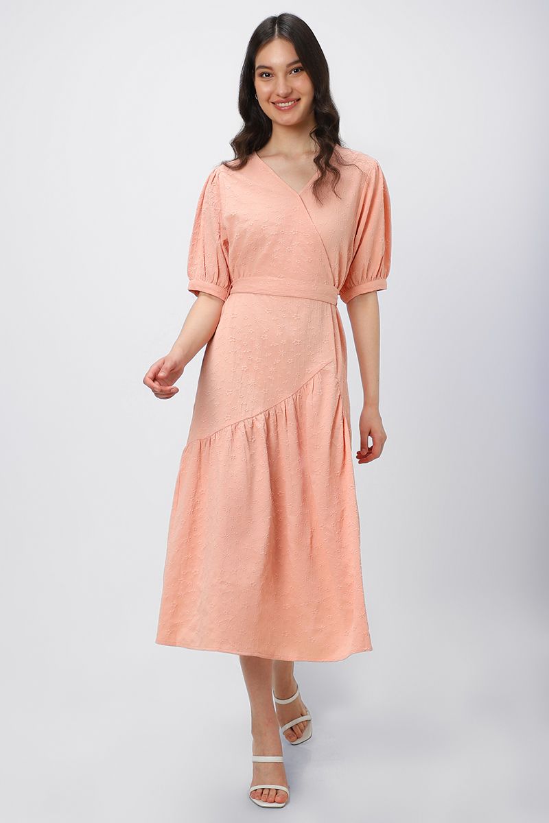 فستان نسائي بخامة منقوشة