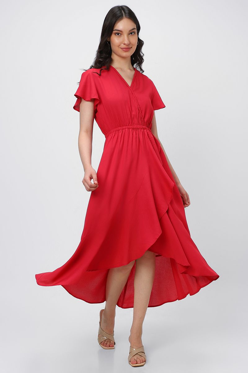 فستان نسائي غير متماثل الطول