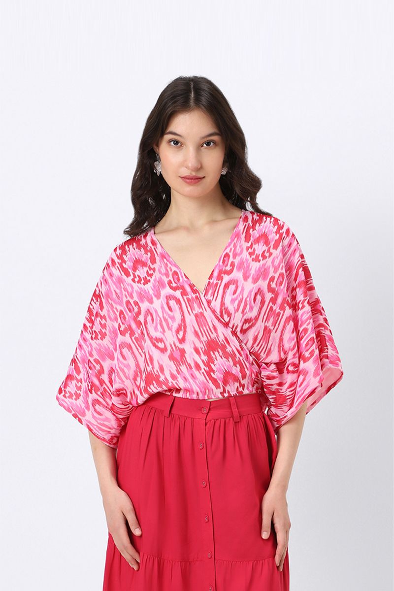 بلوزة نسائية لف بطبعات