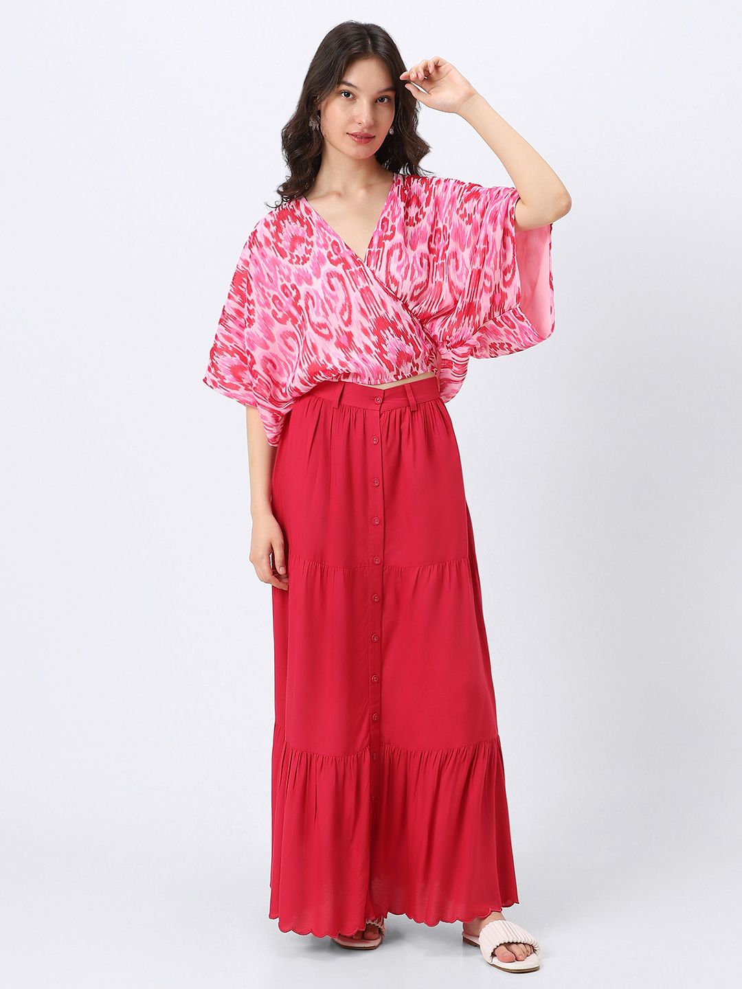 بلوزة نسائية لف بطبعات