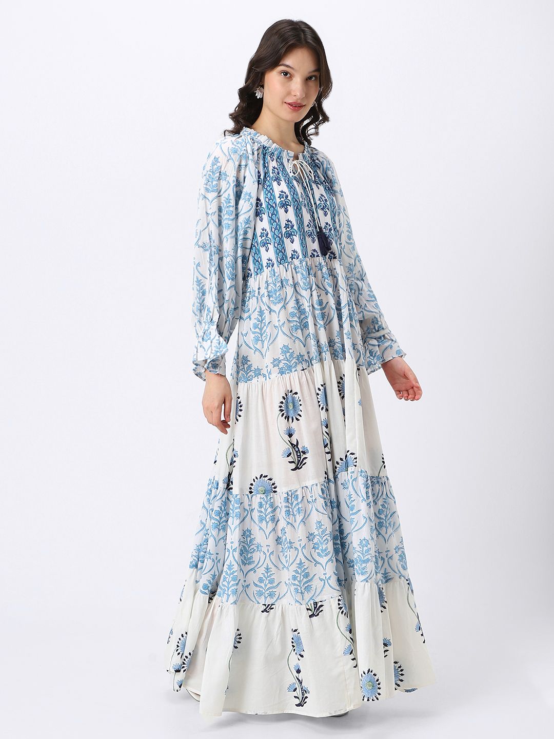 جلابية نسائية بطبعات