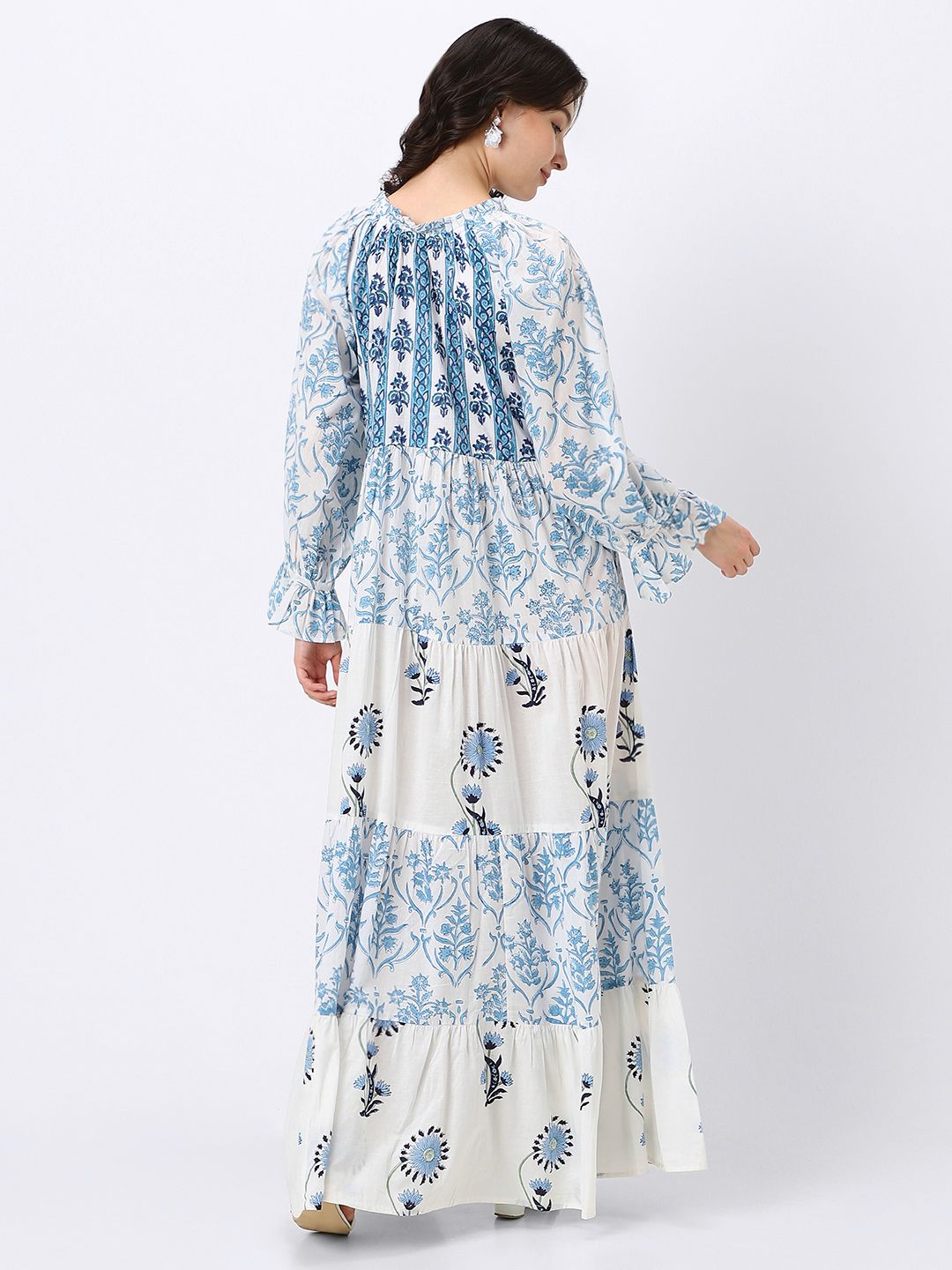 جلابية نسائية بطبعات