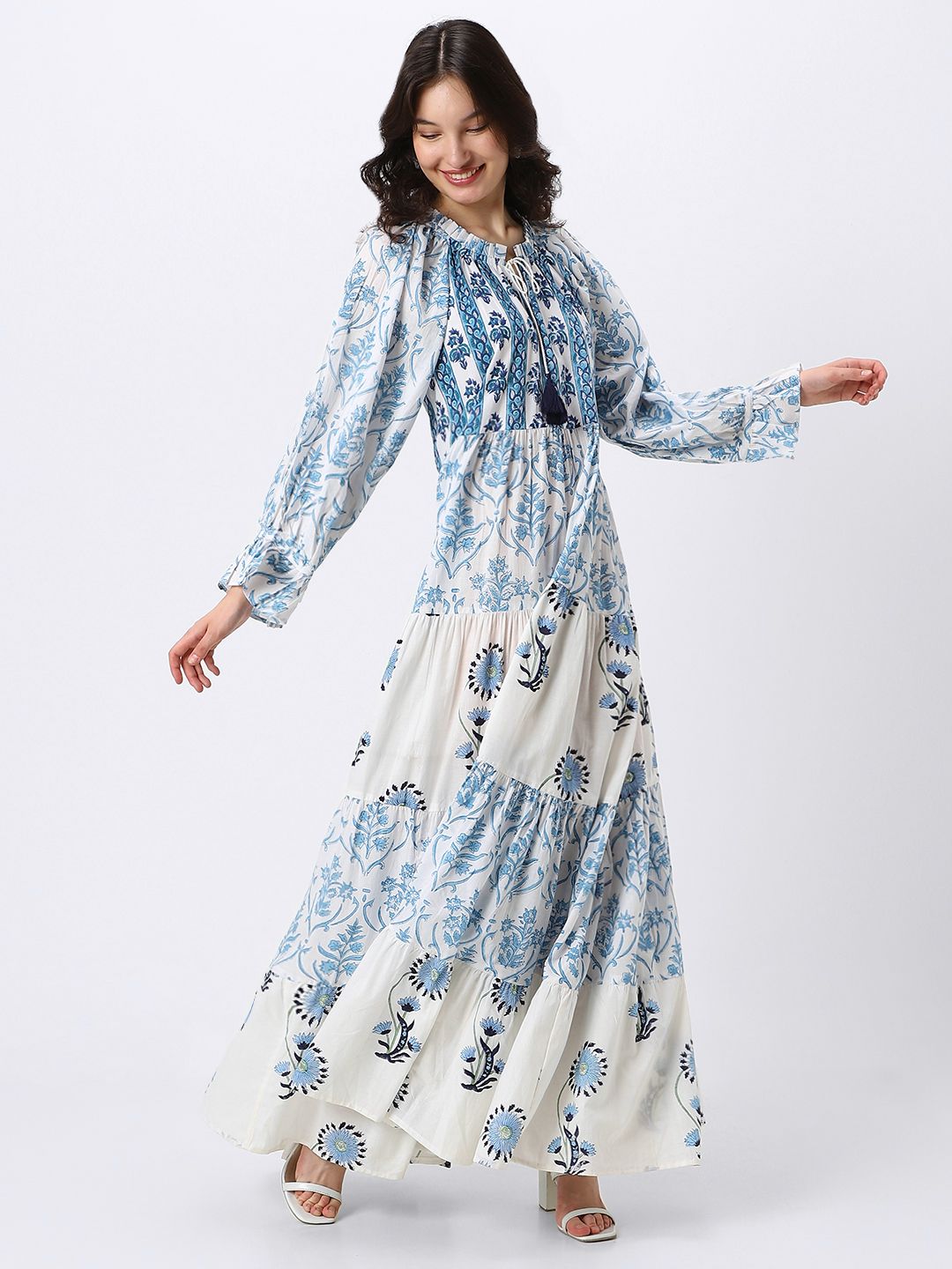 جلابية نسائية بطبعات