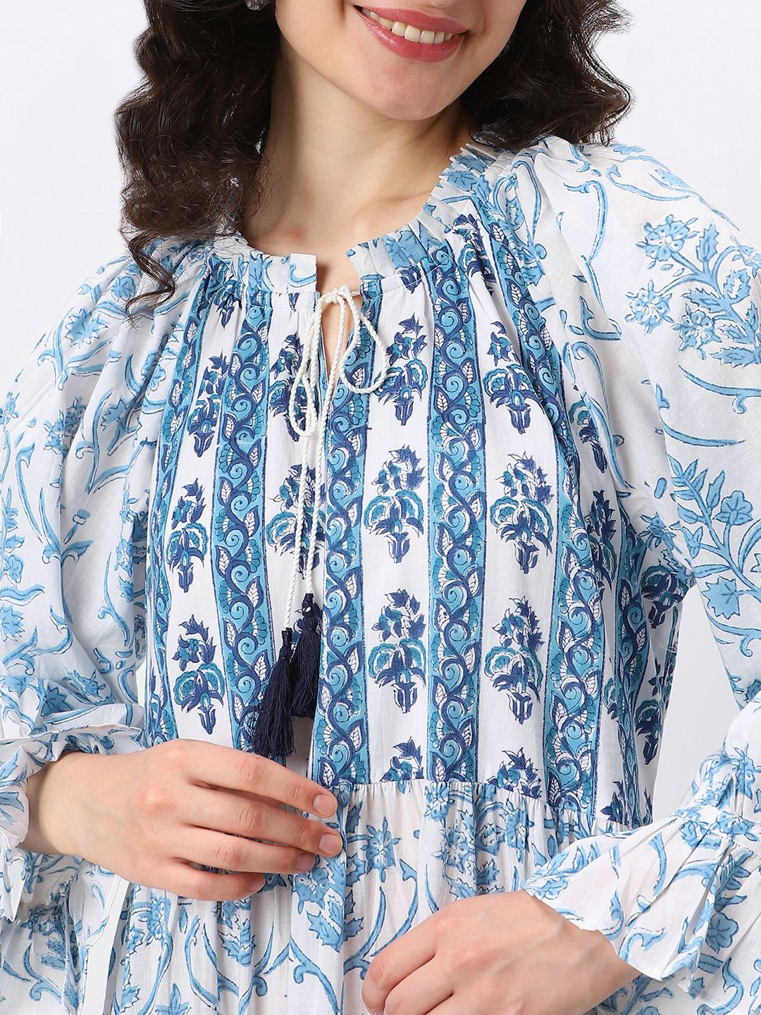 جلابية نسائية بطبعات