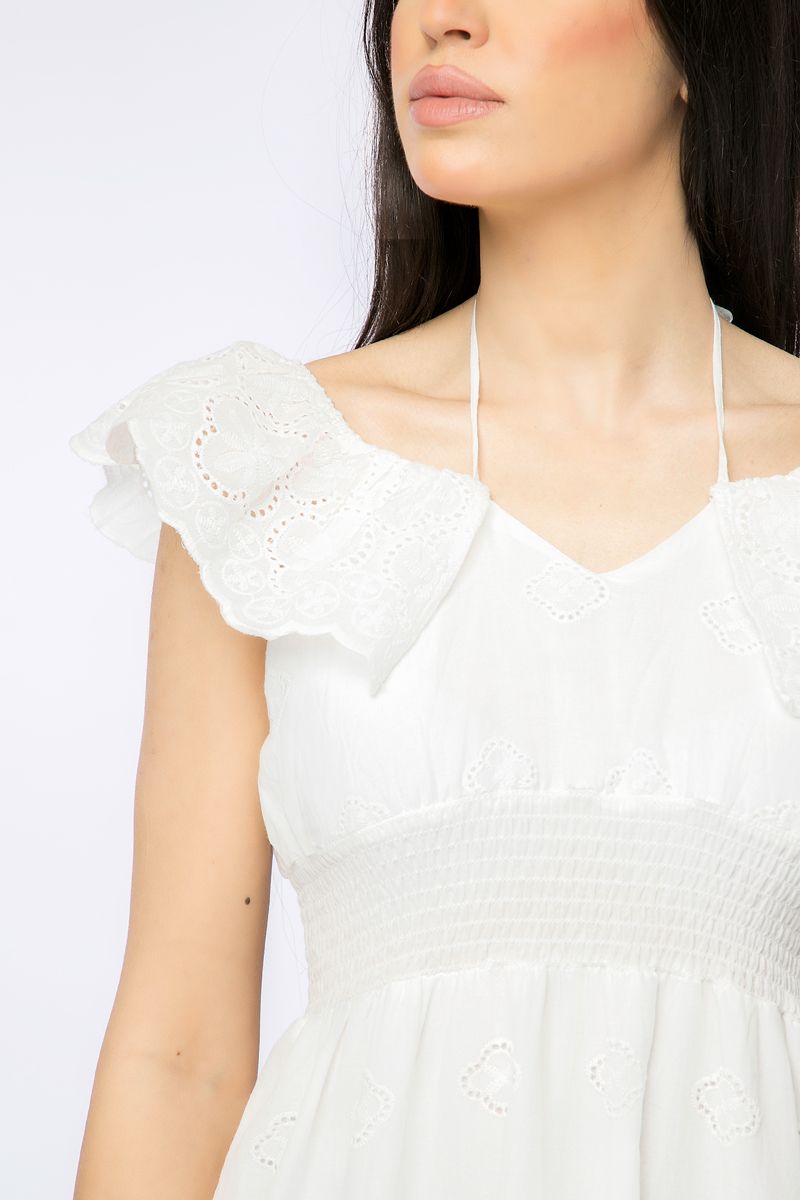 فستان نسائي بفتحات مخرمة