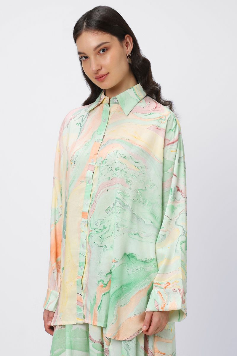 قميص نسائي بطبعات للبحر