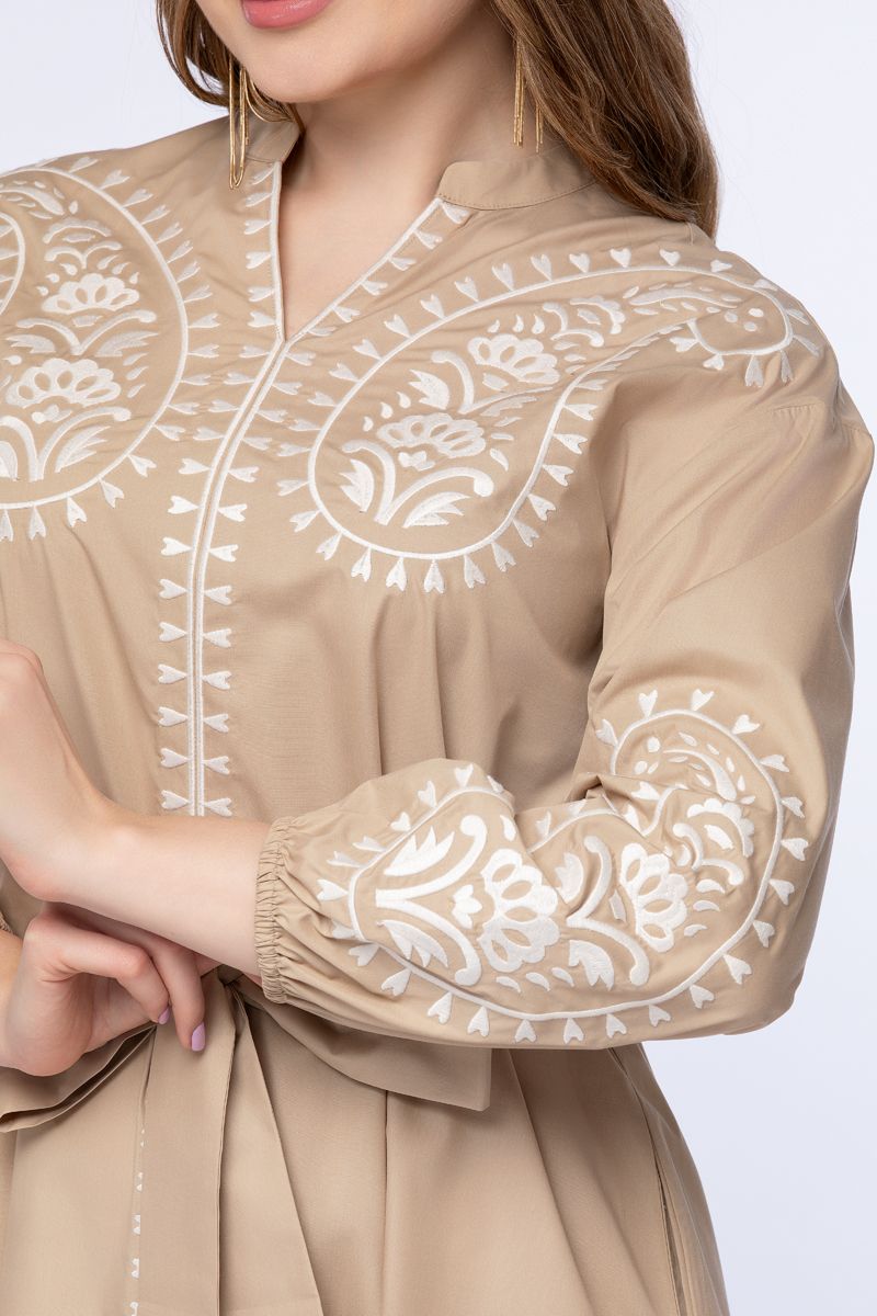 فستان نسائي بتطريز