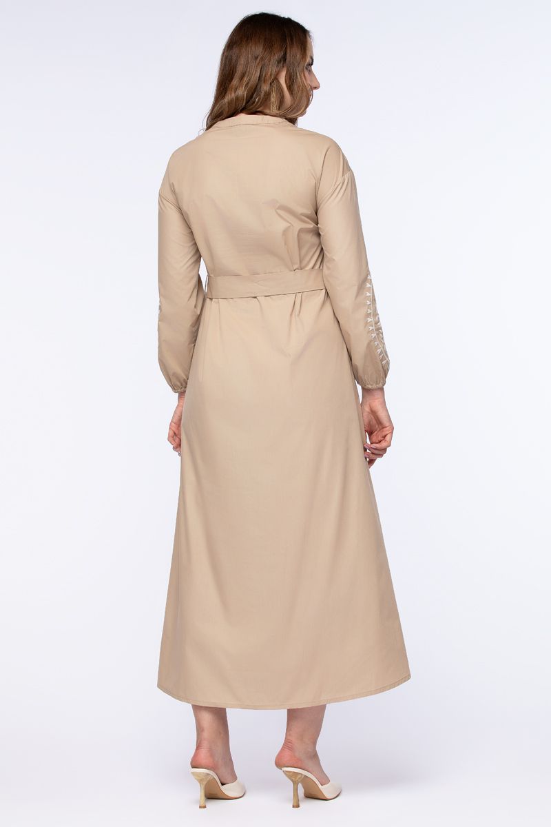 فستان نسائي بتطريز