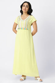 فستان ماكسي مزين بالخرز