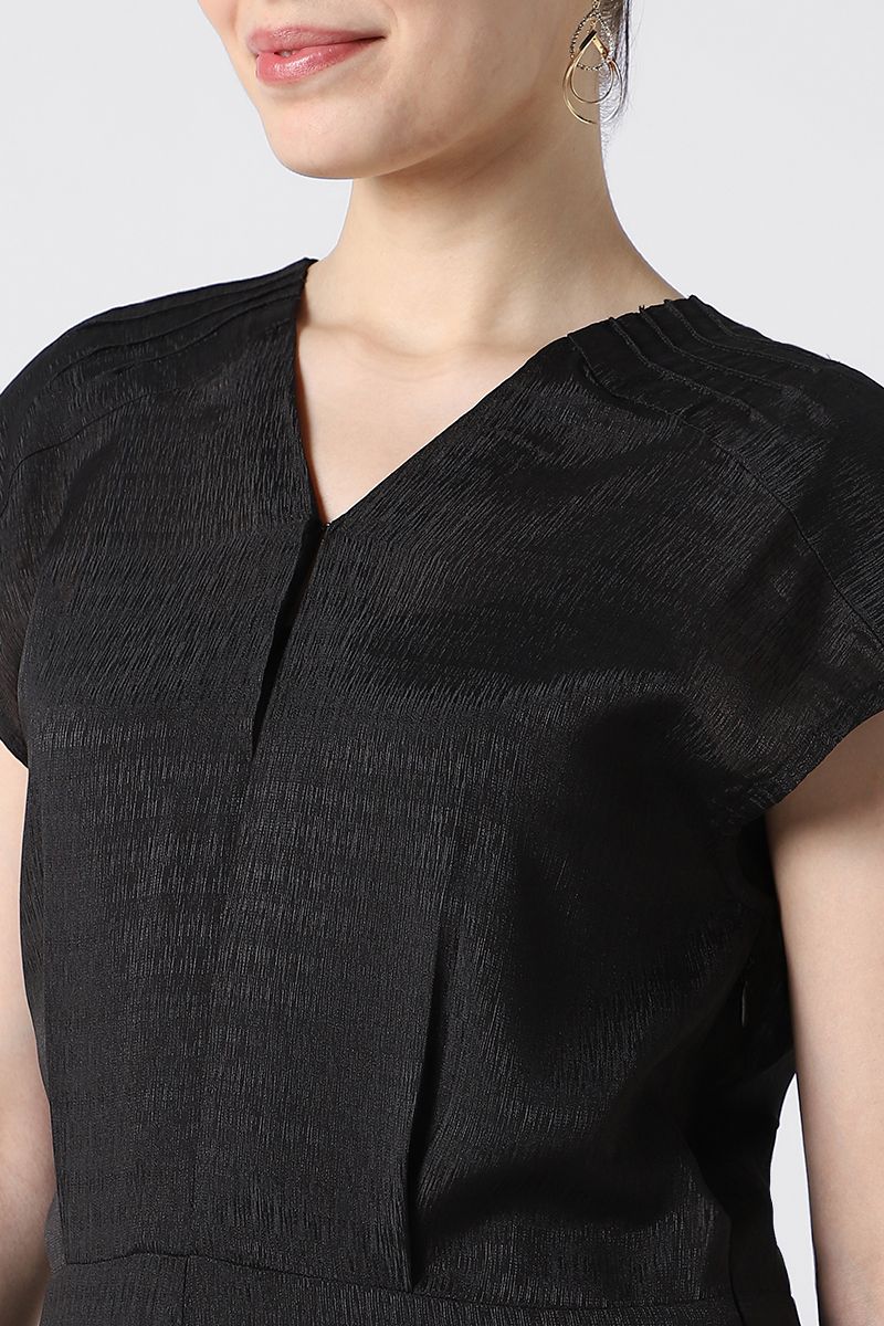 فستان نسائي غير متماثل الطول