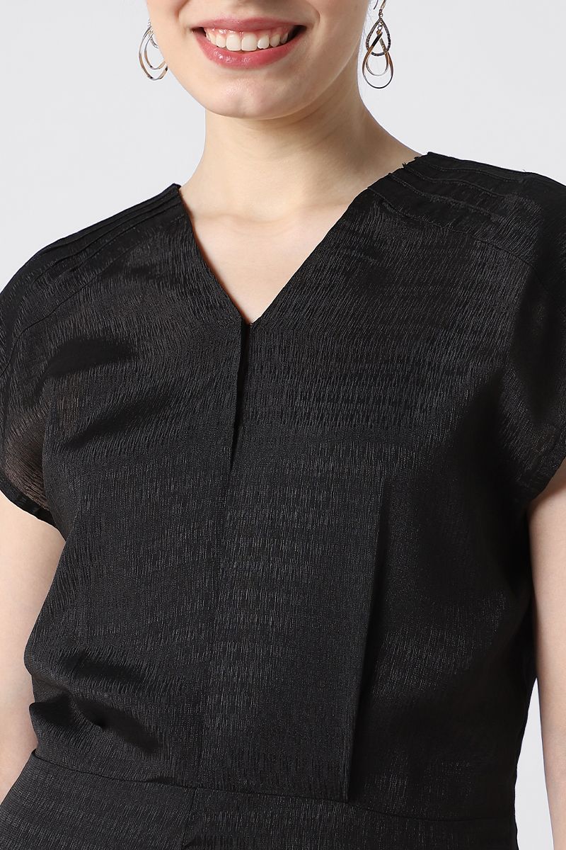 فستان نسائي غير متماثل الطول