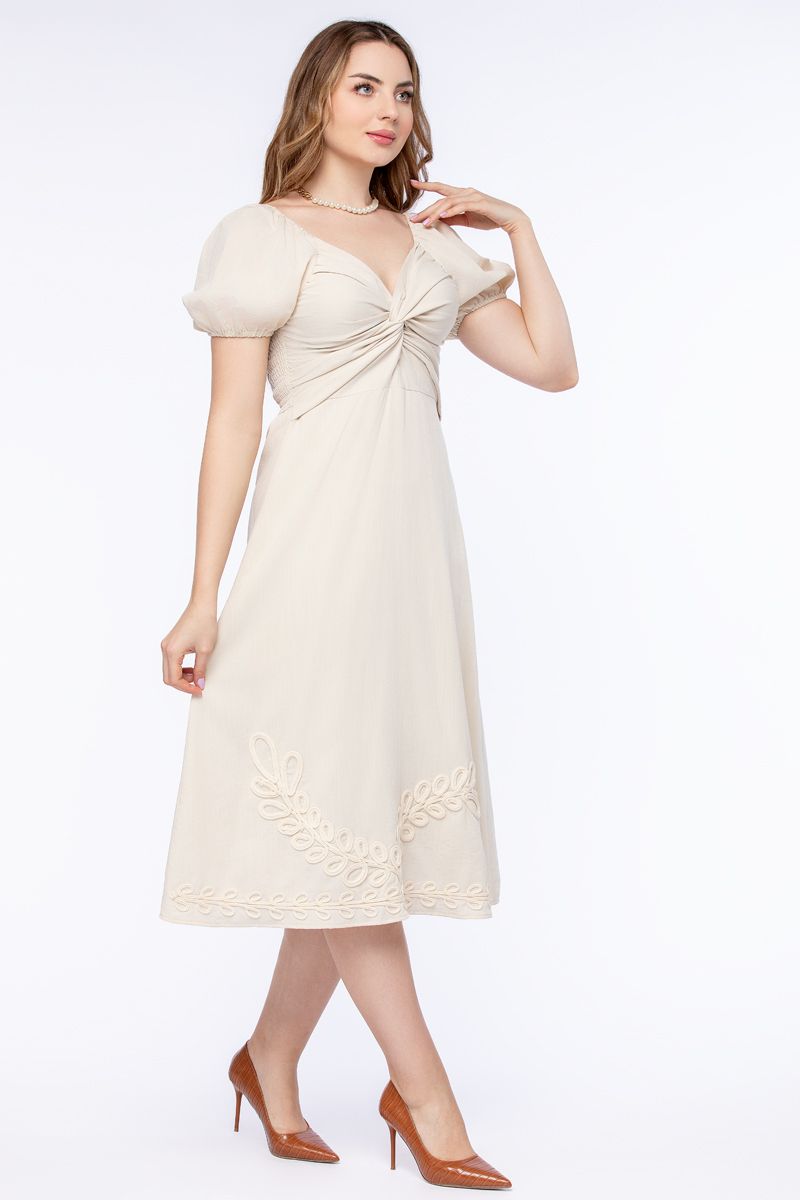 فستان نسائي بتطريز