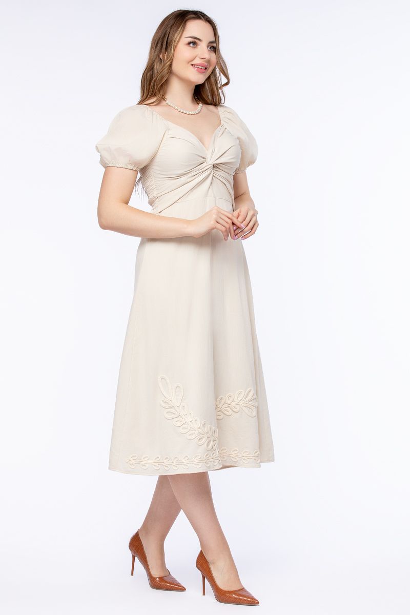 فستان نسائي بتطريز