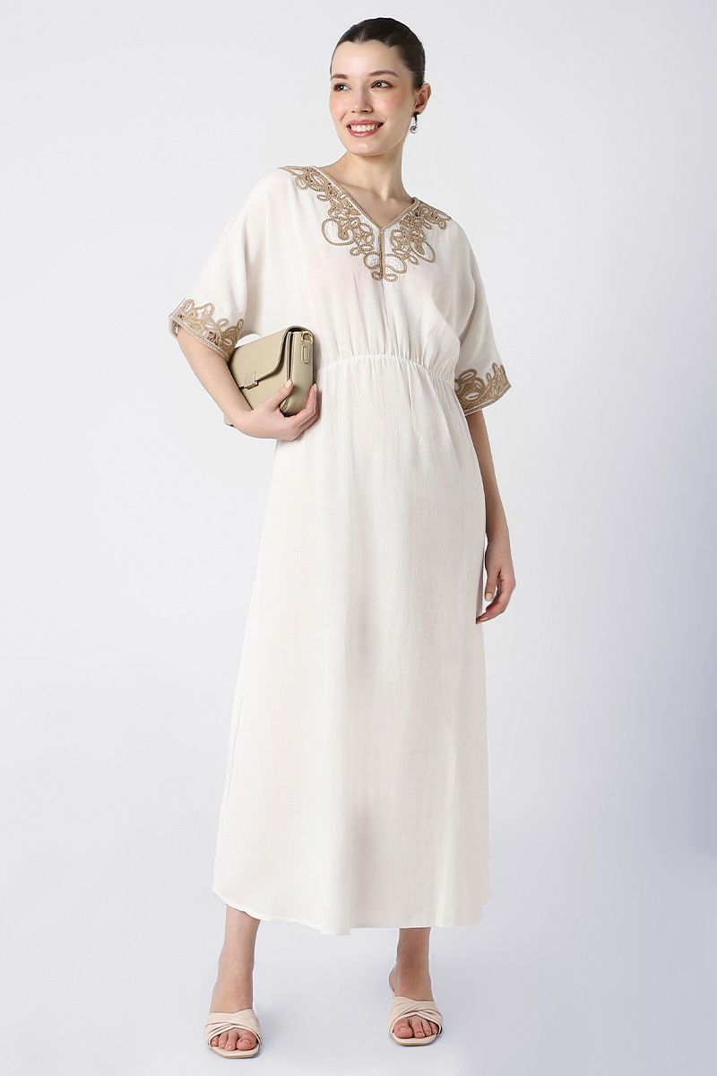 فستان نسائي بتطريز