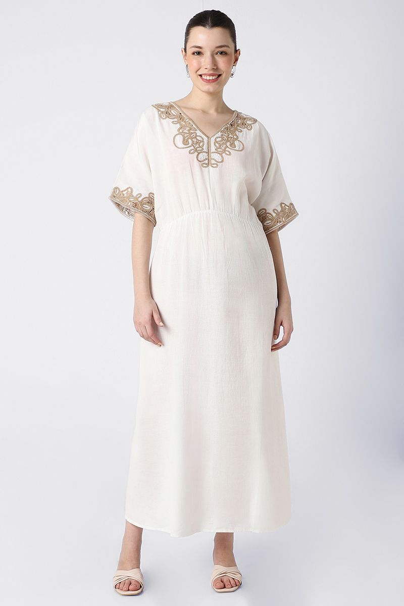 فستان نسائي بتطريز