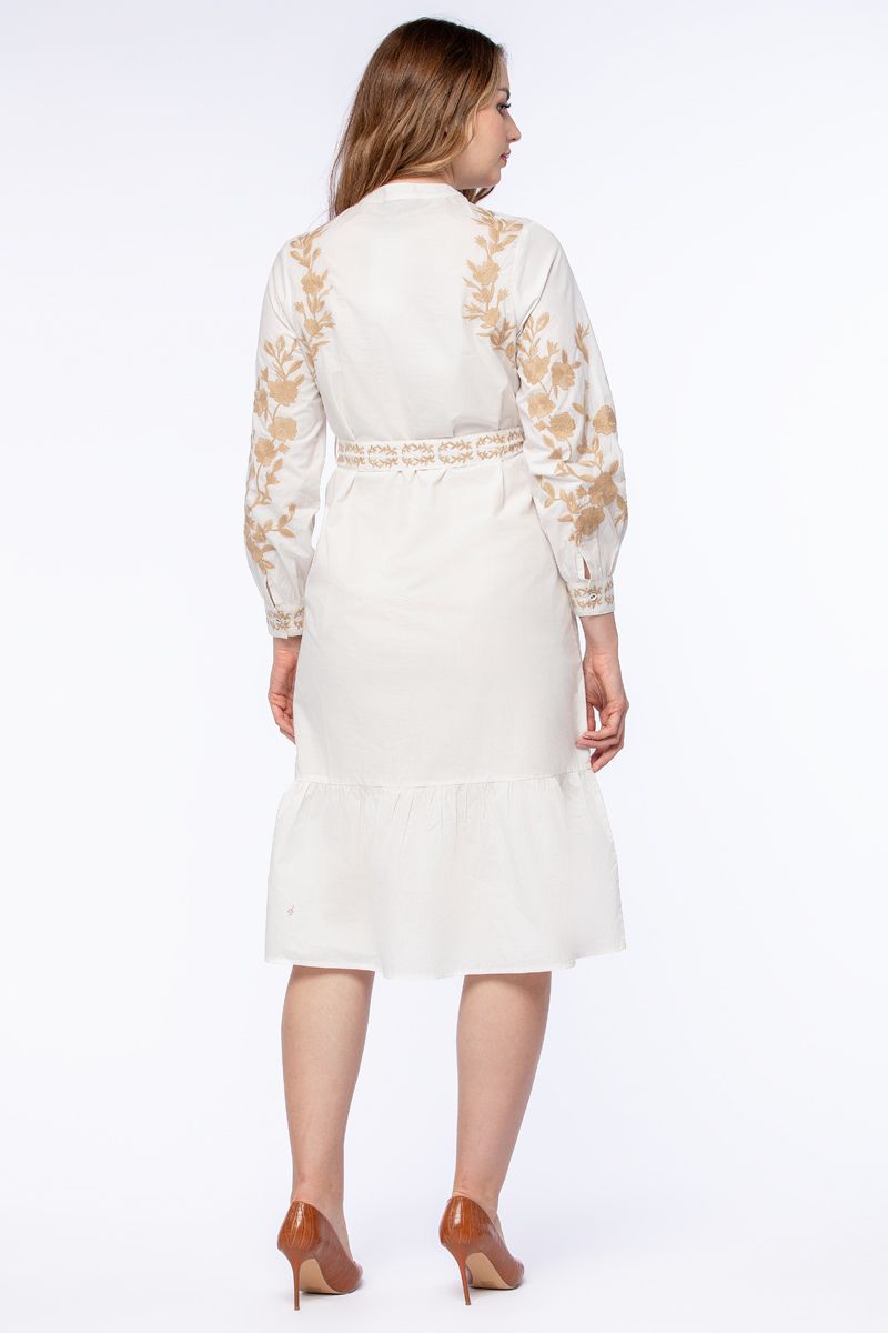 فستان نسائي بتطريز