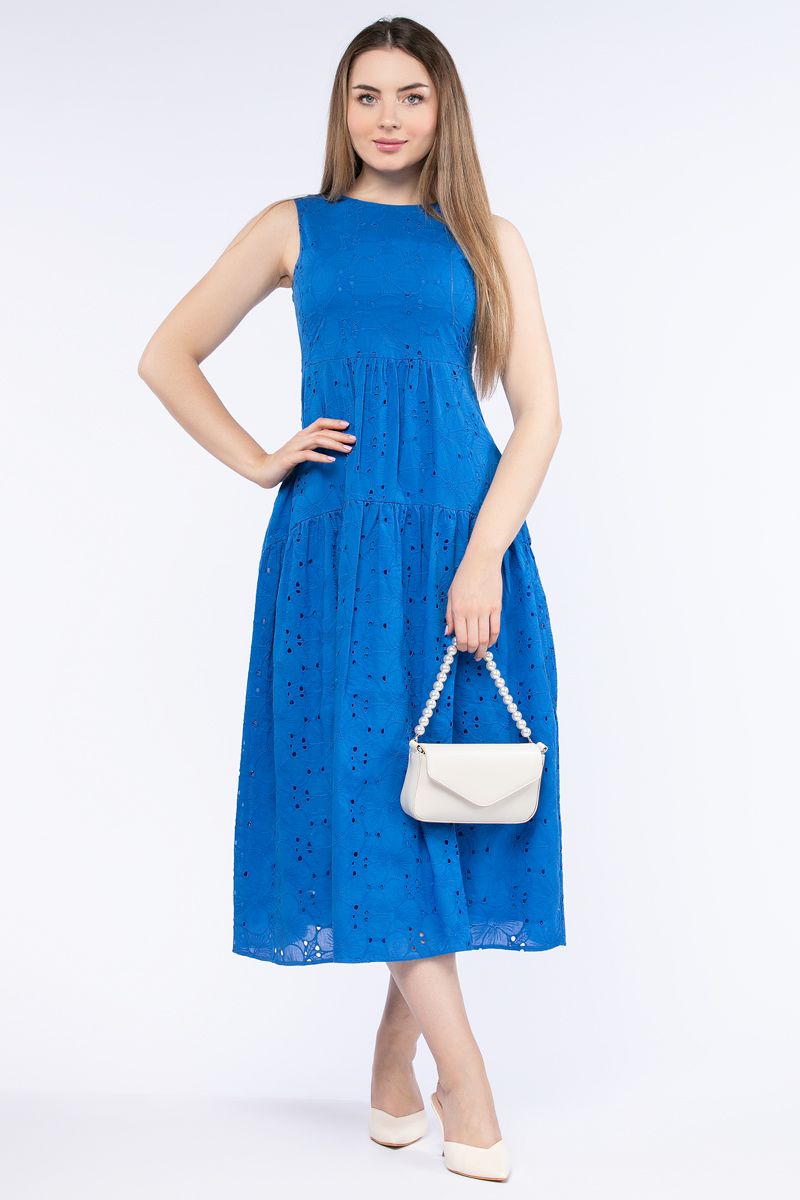 فستان نسائي مخرم بتطريز