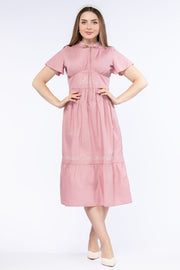 فستان نسائي بتطريز